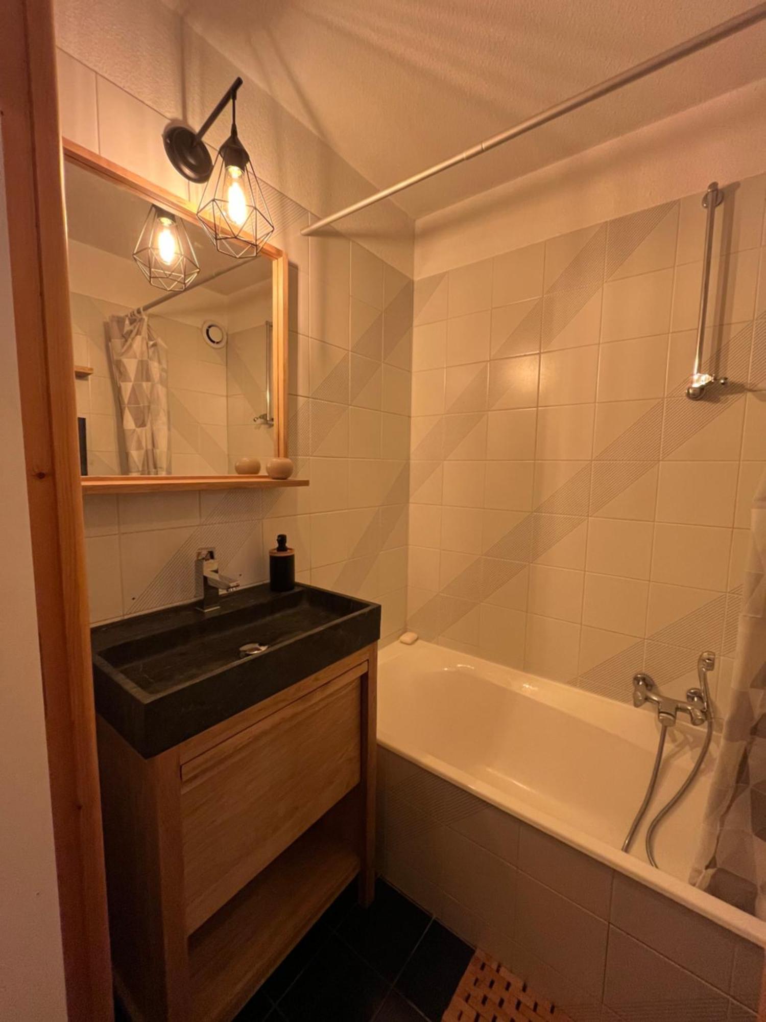 Studio Cabine Cosy A 5Min A Pieds Des Pistes Et Du Centre Ville 莱热 外观 照片